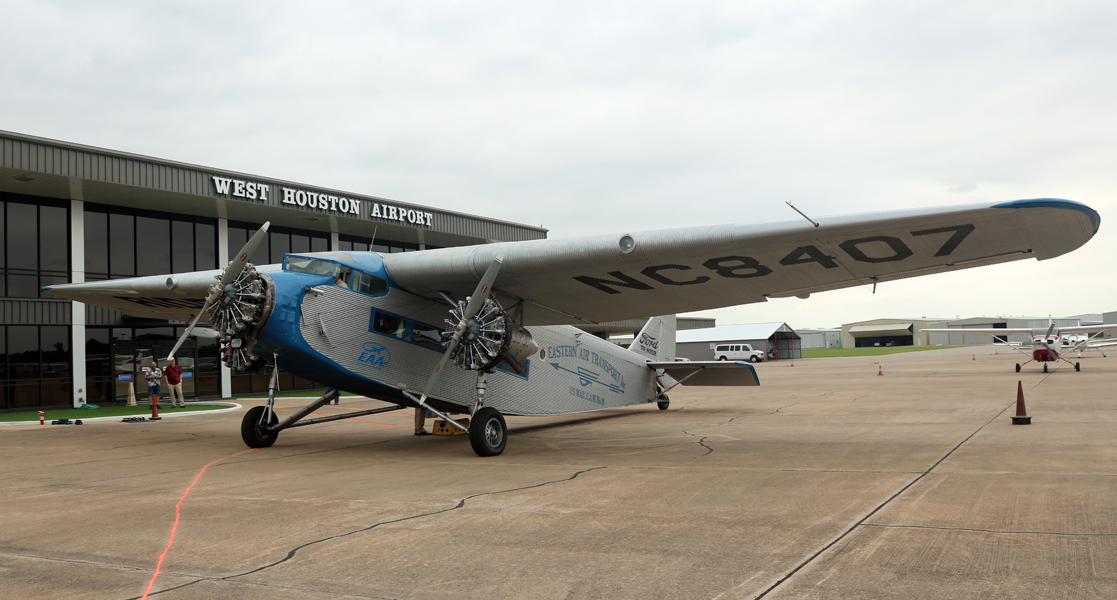 Ford tri motor